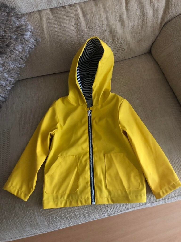 tu yellow raincoat